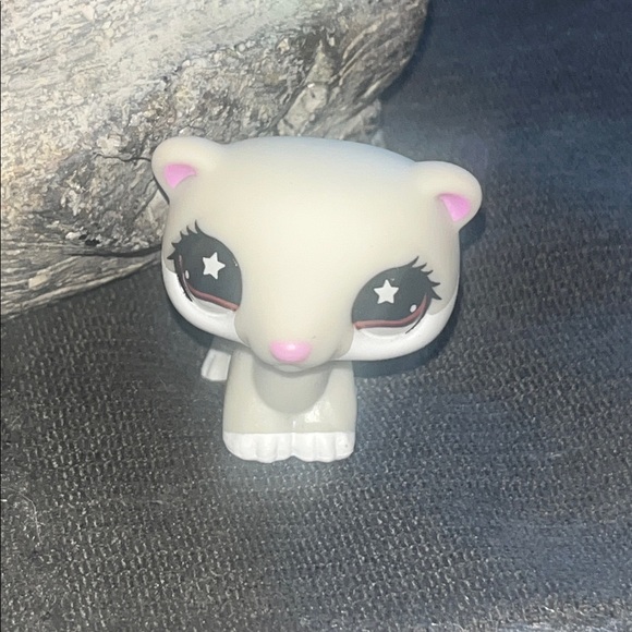 For Julie
Littlest Pet Shop Animals - Picture 5 of 11